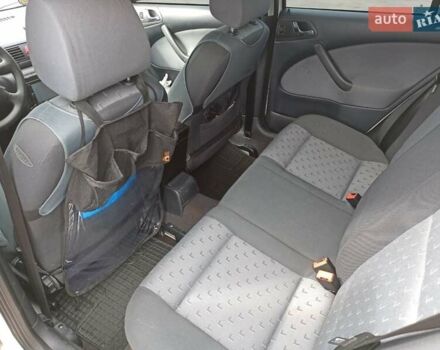 Белый Шкода Октавия, объемом двигателя 1.6 л и пробегом 268 тыс. км за 4800 $, фото 13 на Automoto.ua
