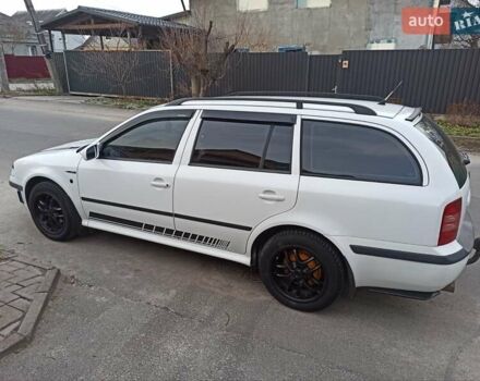 Белый Шкода Октавия, объемом двигателя 1.6 л и пробегом 268 тыс. км за 4800 $, фото 3 на Automoto.ua