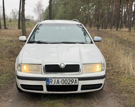 Белый Шкода Октавия, объемом двигателя 0 л и пробегом 300 тыс. км за 1950 $, фото 4 на Automoto.ua