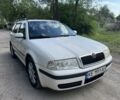 Белый Шкода Октавия, объемом двигателя 1.8 л и пробегом 222 тыс. км за 4200 $, фото 1 на Automoto.ua