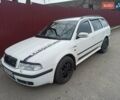 Белый Шкода Октавия, объемом двигателя 1.6 л и пробегом 268 тыс. км за 4800 $, фото 8 на Automoto.ua