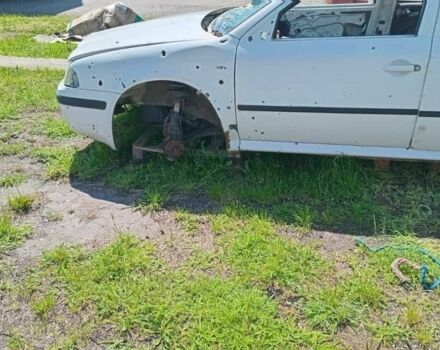 Белый Шкода Октавия, объемом двигателя 1.8 л и пробегом 150 тыс. км за 1000 $, фото 2 на Automoto.ua