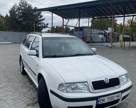 Білий Шкода Октавія, об'ємом двигуна 1.78 л та пробігом 250 тис. км за 4000 $, фото 3 на Automoto.ua