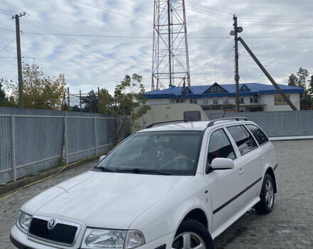 Білий Шкода Октавія, об'ємом двигуна 1.78 л та пробігом 250 тис. км за 4000 $, фото 2 на Automoto.ua