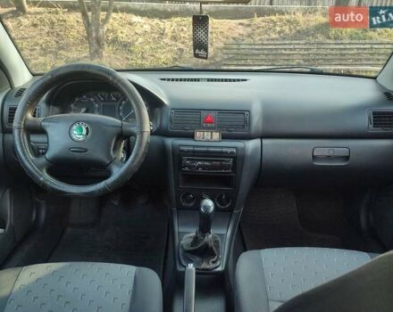 Белый Шкода Октавия, объемом двигателя 1.6 л и пробегом 183 тыс. км за 4900 $, фото 5 на Automoto.ua