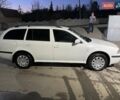Белый Шкода Октавия, объемом двигателя 1.6 л и пробегом 212 тыс. км за 4750 $, фото 1 на Automoto.ua