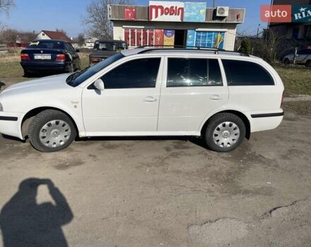 Белый Шкода Октавия, объемом двигателя 1.6 л и пробегом 212 тыс. км за 4750 $, фото 11 на Automoto.ua