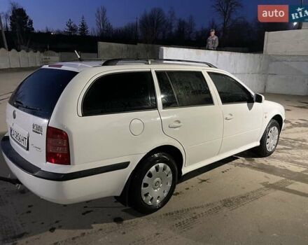 Белый Шкода Октавия, объемом двигателя 1.6 л и пробегом 212 тыс. км за 4750 $, фото 2 на Automoto.ua