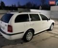 Белый Шкода Октавия, объемом двигателя 1.6 л и пробегом 212 тыс. км за 4750 $, фото 2 на Automoto.ua