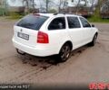 Белый Шкода Октавия, объемом двигателя 2 л и пробегом 360 тыс. км за 5500 $, фото 2 на Automoto.ua