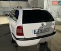 Белый Шкода Октавия, объемом двигателя 1.6 л и пробегом 212 тыс. км за 4750 $, фото 5 на Automoto.ua