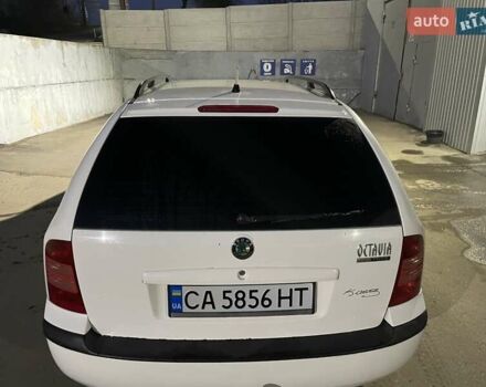 Белый Шкода Октавия, объемом двигателя 1.6 л и пробегом 212 тыс. км за 4750 $, фото 4 на Automoto.ua