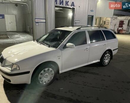 Белый Шкода Октавия, объемом двигателя 1.6 л и пробегом 212 тыс. км за 4750 $, фото 6 на Automoto.ua