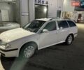 Белый Шкода Октавия, объемом двигателя 1.6 л и пробегом 212 тыс. км за 4750 $, фото 6 на Automoto.ua