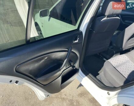 Белый Шкода Октавия, объемом двигателя 1.6 л и пробегом 212 тыс. км за 4750 $, фото 20 на Automoto.ua