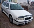 Белый Шкода Октавия, объемом двигателя 16 л и пробегом 308 тыс. км за 4500 $, фото 1 на Automoto.ua