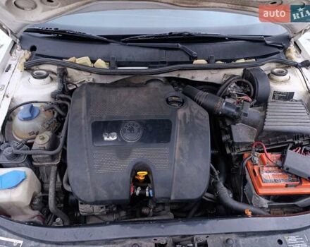 Белый Шкода Октавия, объемом двигателя 1.6 л и пробегом 286 тыс. км за 4350 $, фото 12 на Automoto.ua