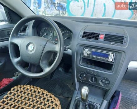 Белый Шкода Октавия, объемом двигателя 1.6 л и пробегом 252 тыс. км за 4600 $, фото 11 на Automoto.ua
