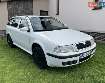 Белый Шкода Октавия, объемом двигателя 1.6 л и пробегом 400 тыс. км за 3270 $, фото 11 на Automoto.ua