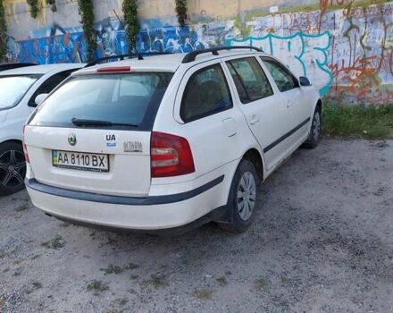 Белый Шкода Октавия, объемом двигателя 1.6 л и пробегом 252 тыс. км за 4600 $, фото 3 на Automoto.ua