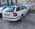 Белый Шкода Октавия, объемом двигателя 1.6 л и пробегом 252 тыс. км за 4600 $, фото 3 на Automoto.ua