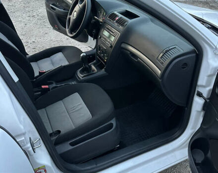 Шкода Октавия 2006 в Радивилове на Automoto.ua Белый Шкода Октавия, объемом двигателя 1.9 л и пробегом 332 тыс. км за 5500 $, фото 4 на Automoto.ua