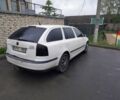Белый Шкода Октавия, объемом двигателя 2 л и пробегом 300 тыс. км за 2100 $, фото 1 на Automoto.ua