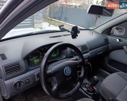 Белый Шкода Октавия, объемом двигателя 1.6 л и пробегом 286 тыс. км за 4350 $, фото 8 на Automoto.ua