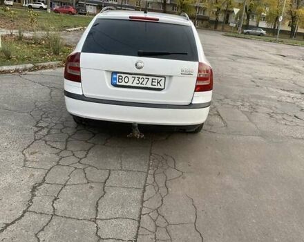 Белый Шкода Октавия, объемом двигателя 1.6 л и пробегом 261 тыс. км за 5950 $, фото 2 на Automoto.ua