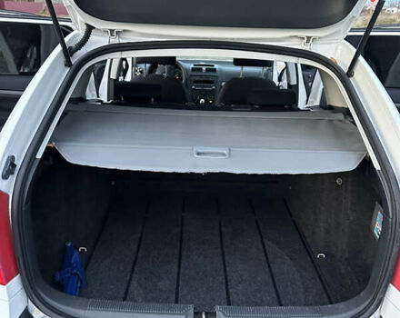 Шкода Октавия 2006 в Радивилове на Automoto.ua Белый Шкода Октавия, объемом двигателя 1.9 л и пробегом 332 тыс. км за 5500 $, фото 8 на Automoto.ua