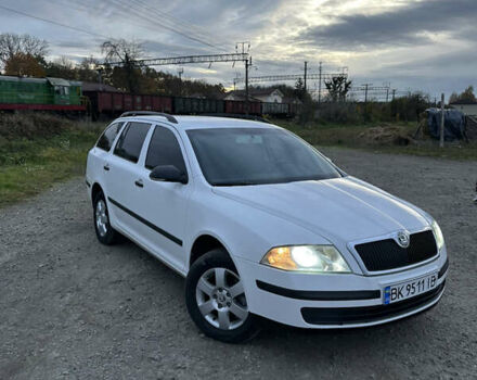 Шкода Октавия 2006 в Радивилове на Automoto.ua Белый Шкода Октавия, объемом двигателя 1.9 л и пробегом 332 тыс. км за 5500 $, фото 21 на Automoto.ua