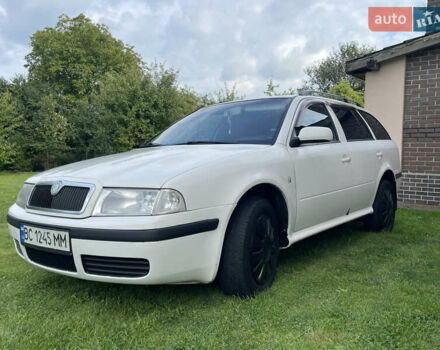 Белый Шкода Октавия, объемом двигателя 1.6 л и пробегом 400 тыс. км за 3270 $, фото 4 на Automoto.ua