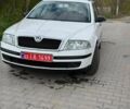 Белый Шкода Октавия, объемом двигателя 1.6 л и пробегом 150 тыс. км за 5800 $, фото 1 на Automoto.ua