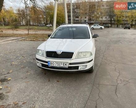 Белый Шкода Октавия, объемом двигателя 1.6 л и пробегом 261 тыс. км за 5950 $, фото 6 на Automoto.ua