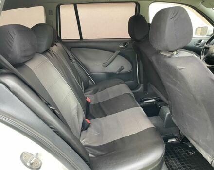 Білий Шкода Октавія, об'ємом двигуна 1.6 л та пробігом 400 тис. км за 3250 $, фото 5 на Automoto.ua