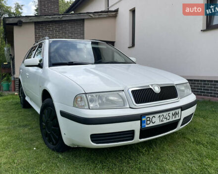 Белый Шкода Октавия, объемом двигателя 1.6 л и пробегом 400 тыс. км за 3270 $, фото 1 на Automoto.ua