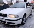 Белый Шкода Октавия, объемом двигателя 1.6 л и пробегом 286 тыс. км за 4350 $, фото 2 на Automoto.ua