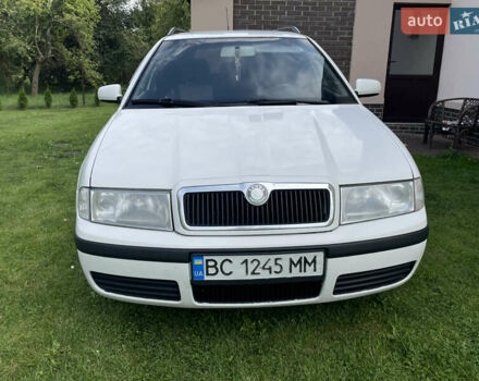 Белый Шкода Октавия, объемом двигателя 1.6 л и пробегом 400 тыс. км за 3270 $, фото 3 на Automoto.ua