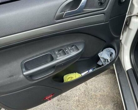 Белый Шкода Октавия, объемом двигателя 1.97 л и пробегом 230 тыс. км за 6200 $, фото 4 на Automoto.ua