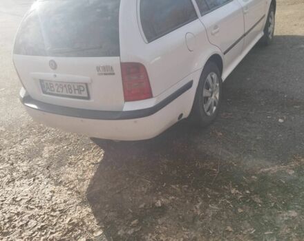 Белый Шкода Октавия, объемом двигателя 1 л и пробегом 280 тыс. км за 4600 $, фото 1 на Automoto.ua