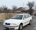 Белый Шкода Октавия, объемом двигателя 2 л и пробегом 300 тыс. км за 1900 $, фото 1 на Automoto.ua