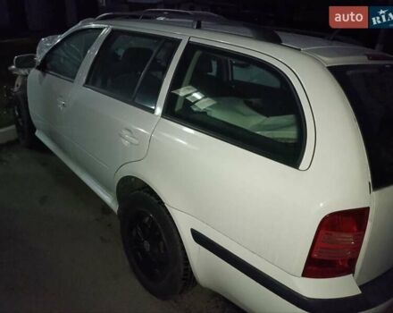 Белый Шкода Октавия, объемом двигателя 1.6 л и пробегом 100 тыс. км за 2100 $, фото 3 на Automoto.ua