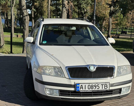 Белый Шкода Октавия, объемом двигателя 1.9 л и пробегом 225 тыс. км за 6500 $, фото 2 на Automoto.ua