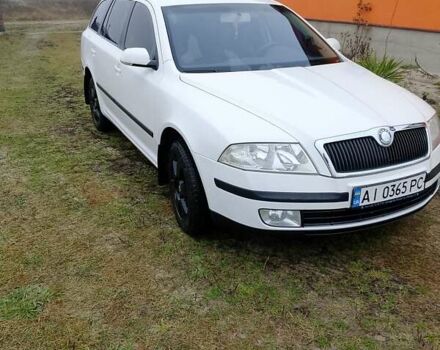 Белый Шкода Октавия, объемом двигателя 2 л и пробегом 250 тыс. км за 4450 $, фото 2 на Automoto.ua