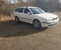 Белый Шкода Октавия, объемом двигателя 1.6 л и пробегом 292 тыс. км за 4500 $, фото 1 на Automoto.ua