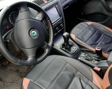 Белый Шкода Октавия, объемом двигателя 2 л и пробегом 250 тыс. км за 4450 $, фото 19 на Automoto.ua