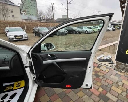 Білий Шкода Октавія, об'ємом двигуна 2 л та пробігом 283 тис. км за 5900 $, фото 21 на Automoto.ua