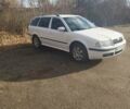 Белый Шкода Октавия, объемом двигателя 1.6 л и пробегом 280 тыс. км за 4900 $, фото 1 на Automoto.ua