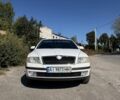 Белый Шкода Октавия, объемом двигателя 1.6 л и пробегом 263 тыс. км за 4417 $, фото 1 на Automoto.ua