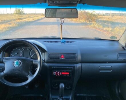 Білий Шкода Октавія, об'ємом двигуна 1.6 л та пробігом 212 тис. км за 6000 $, фото 4 на Automoto.ua